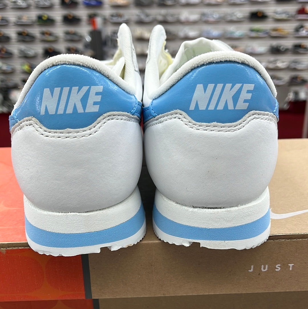SZ 10 Women. 2002 Nike Metro Plus Leather.