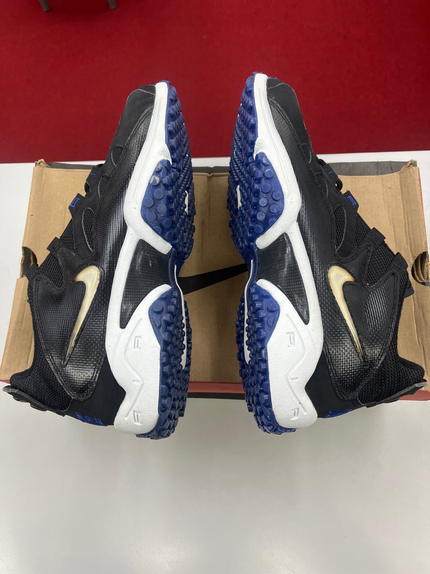 SZ 11 Men. 1996 Nike Air Turf Raider Low Royal.