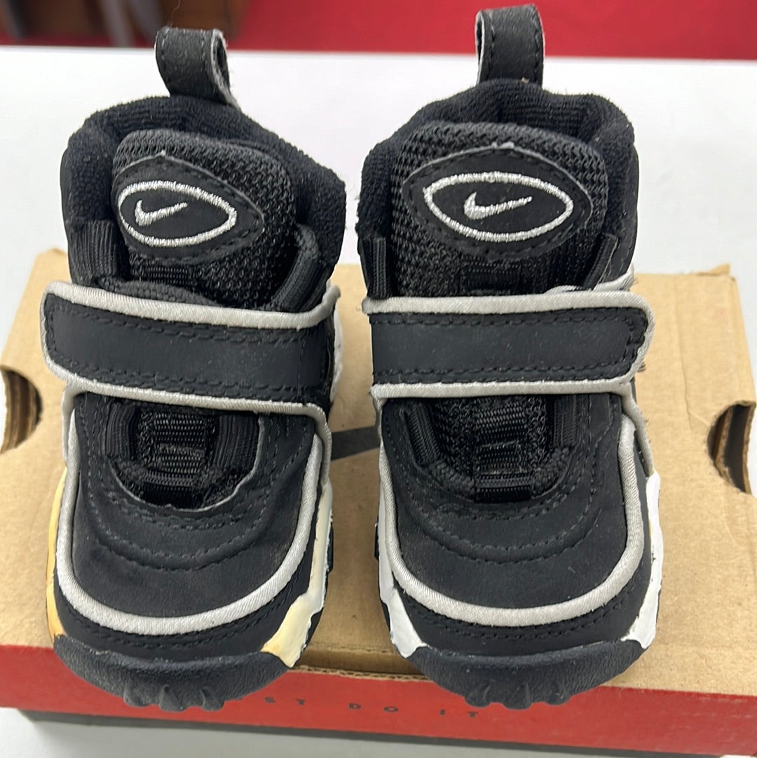 SZ 2.5C. 1997 Baby Nike Backer.
