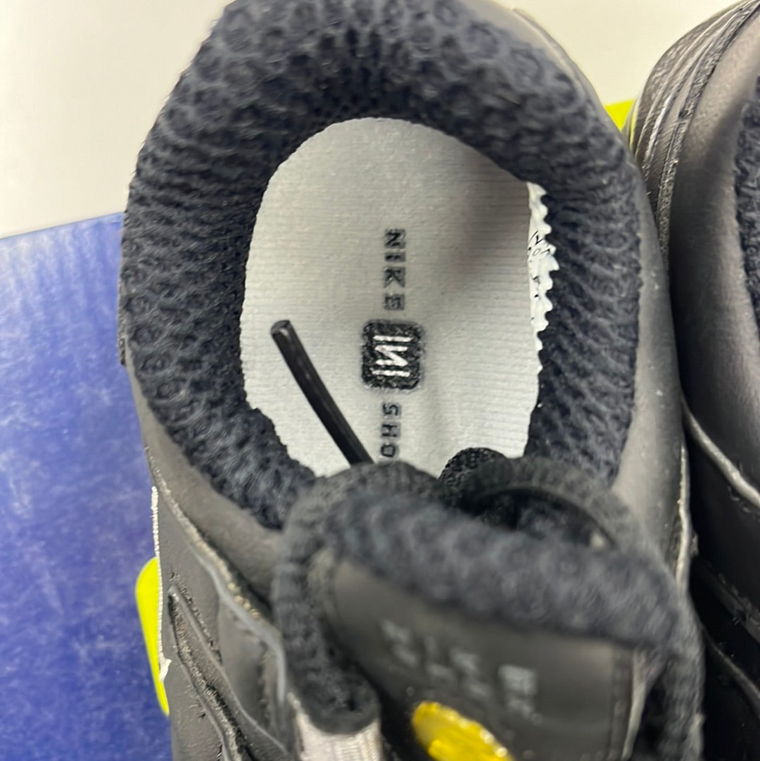SZ 6.5C. 2003 Baby Nike Shox NZ.