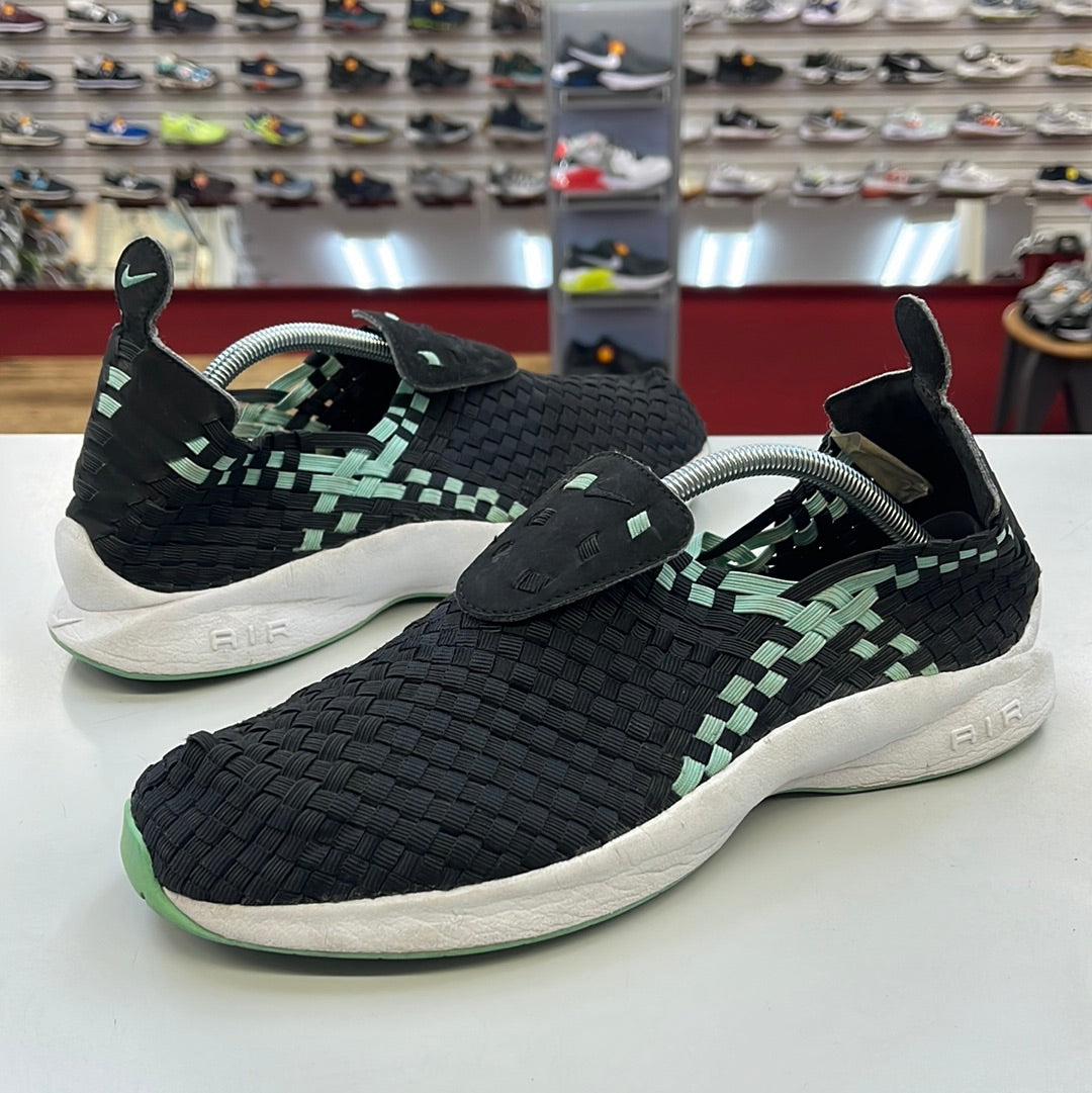 SZ 10 Men. 2008 Used Nike air Woven.