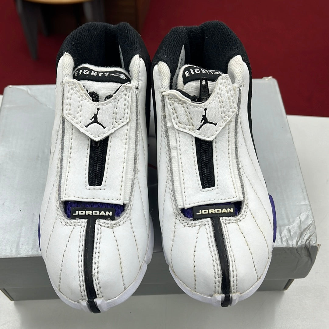 2000 Kids Jordan Super Freak aka Randy Moss.