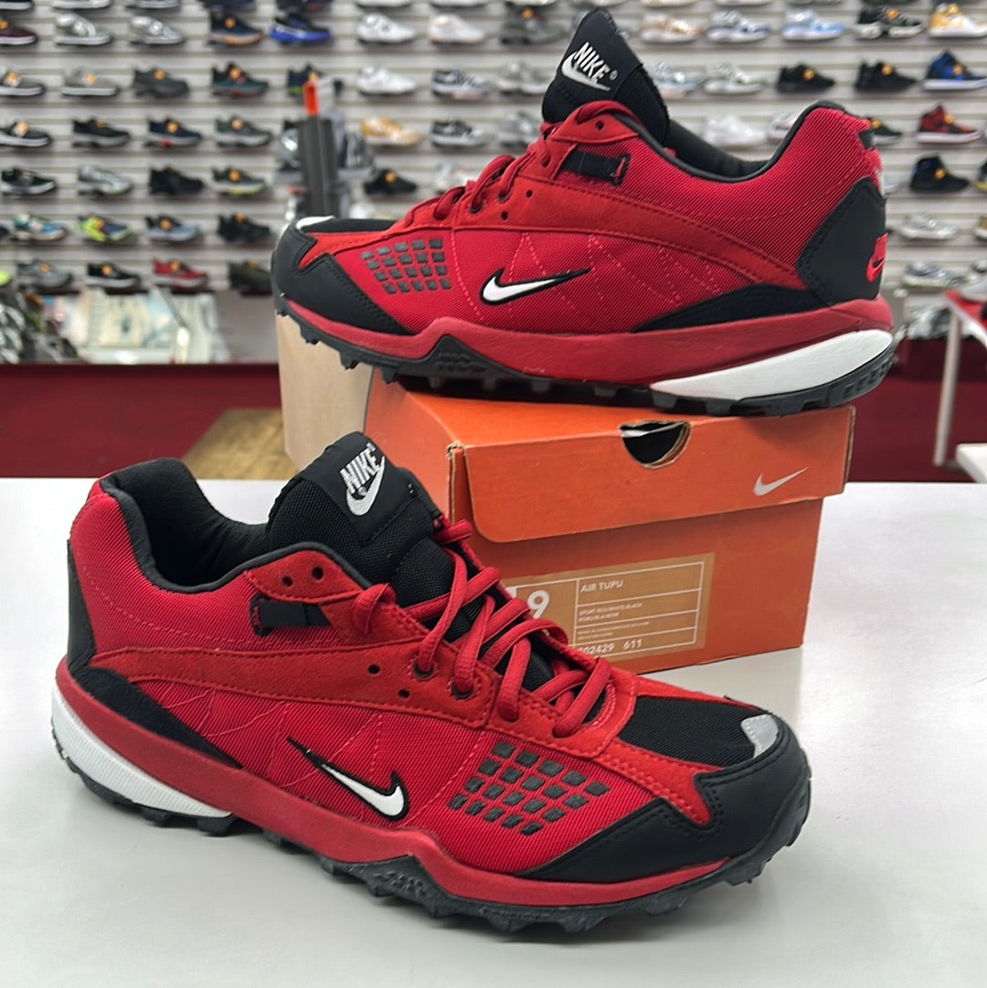 SZ 9 Men. 2002 Nike Air Tupu Red.