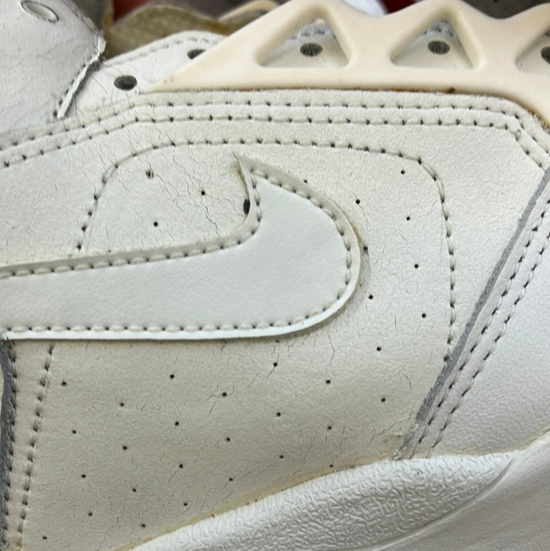 SZ 9 men. 1990 Nike Air Sabre Flight.