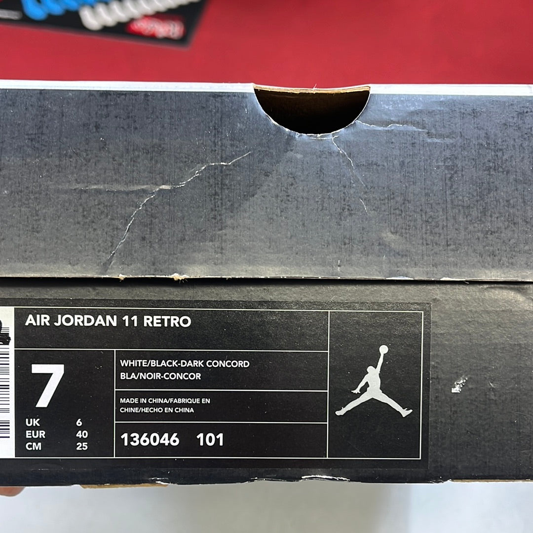 SZ 7 Men. 2000 Jordan XI Concord.