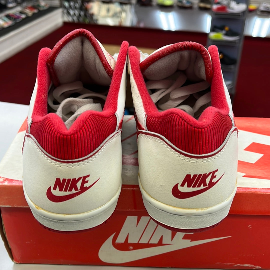 SZ 9 Men. 1988 Nike Sky Force Low.