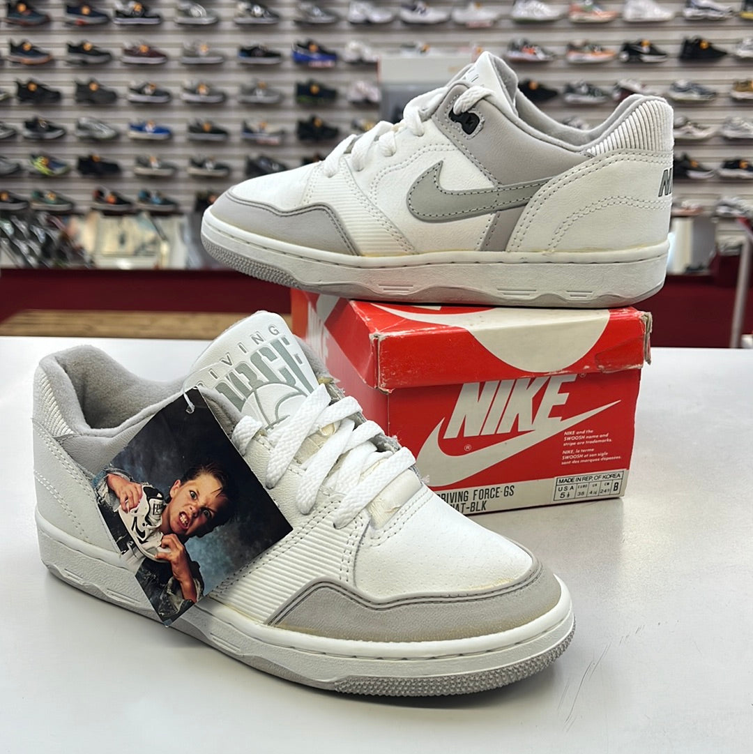 SZ 5.5Y. 1988 Nike Driving Force GS.