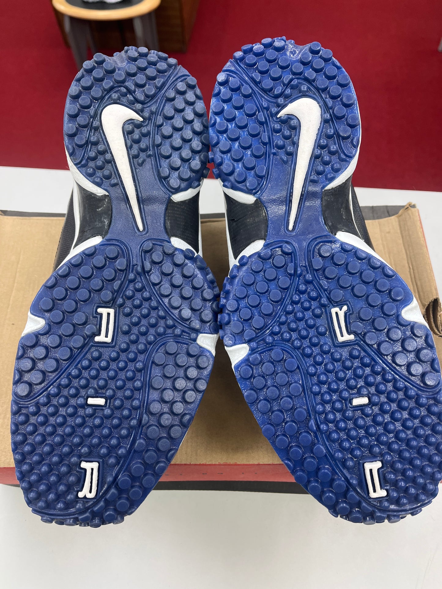 SZ 11 Men. 1996 Nike Air Turf Raider Low Royal.