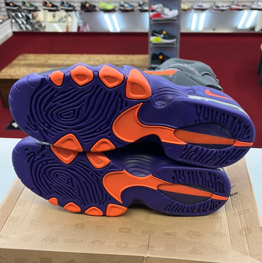 SZ 11.5 Men. 2012 Nike Air Max 2 Strong.