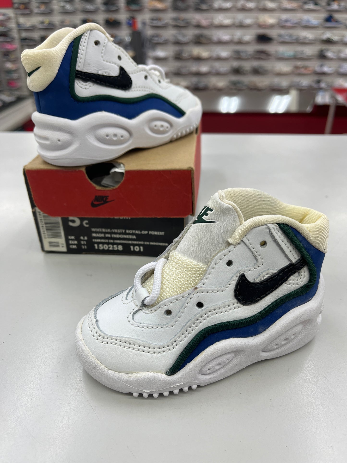 SZ 5C. 1996 Baby Nike Flight.