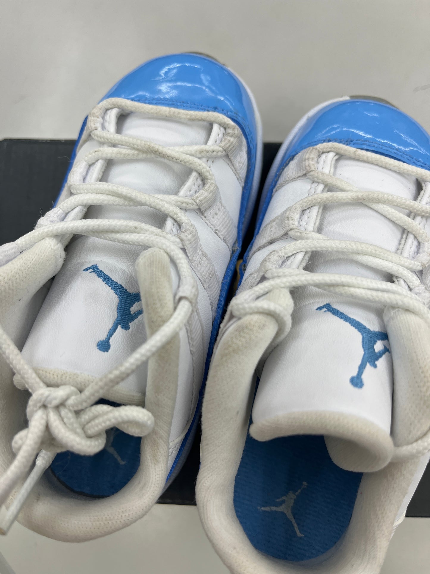 SZ 8C. Used 2016 Jordan 11 Retro Univ Blue.