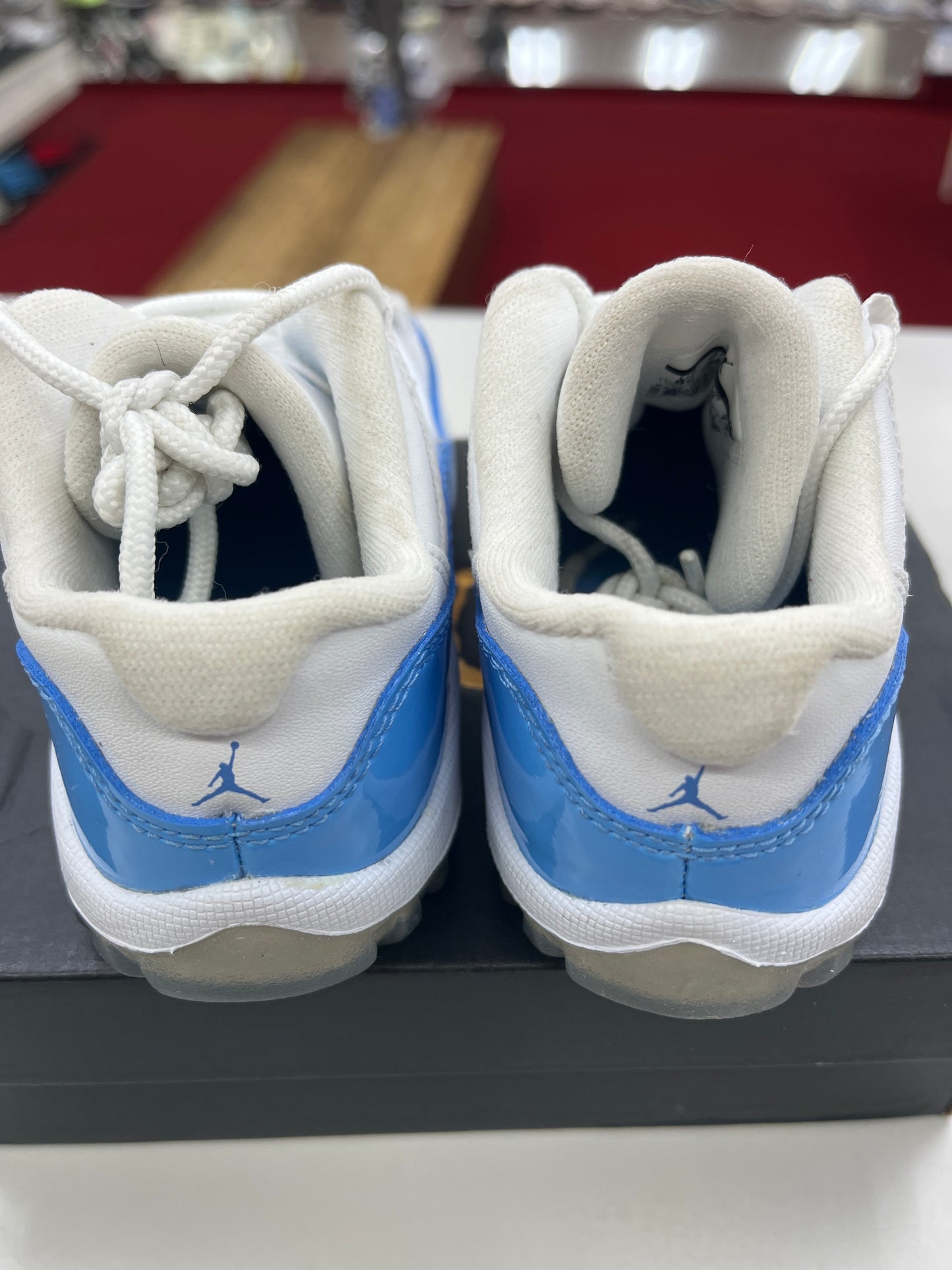 SZ 8C. Used 2016 Jordan 11 Retro Univ Blue.
