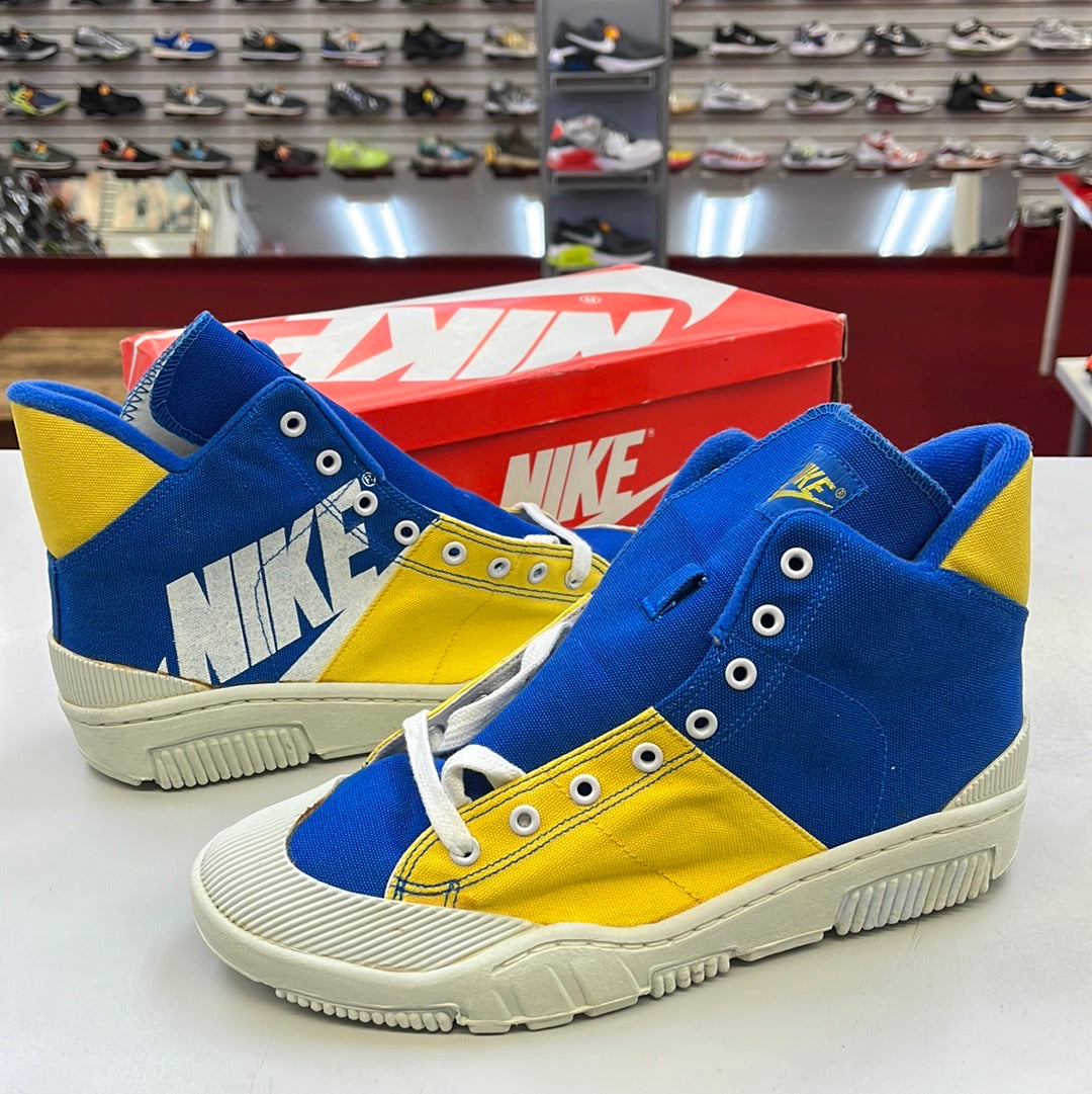 SZ 11 Men. 1987 Nike Outbreak High.
