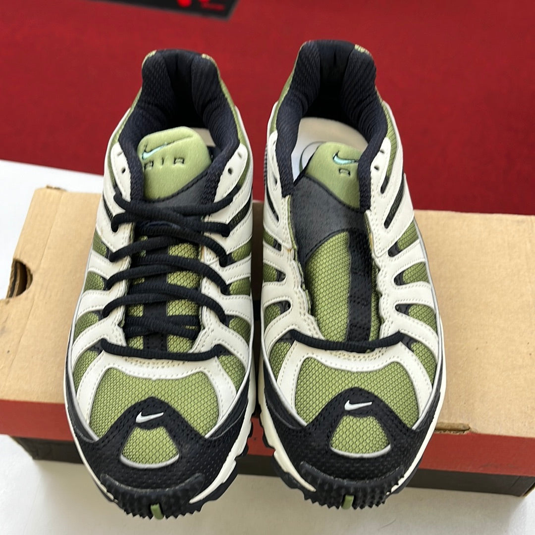 SZ 7 Women. 1998 Nike Air Terra Triax.
