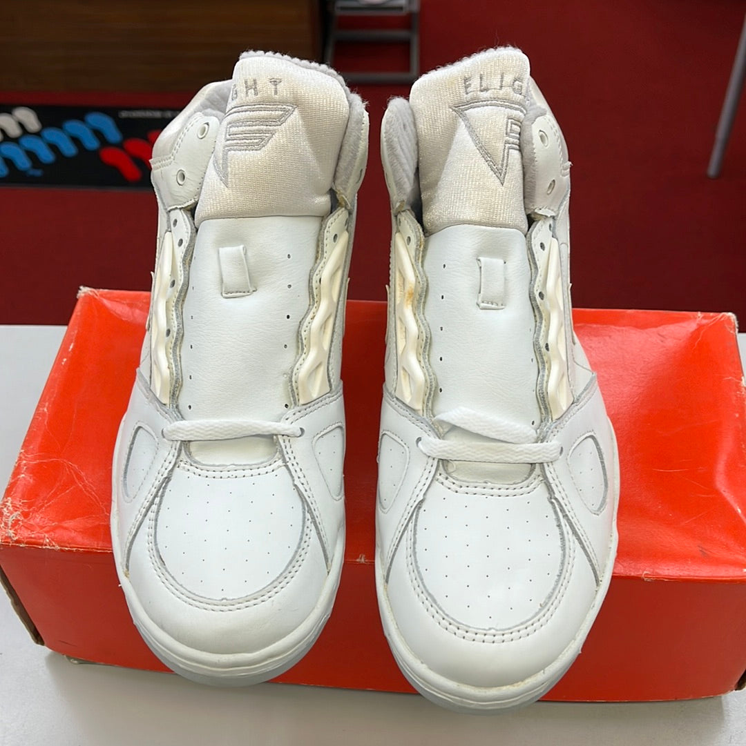 SZ 9 men. 1990 Nike Air Sabre Flight.
