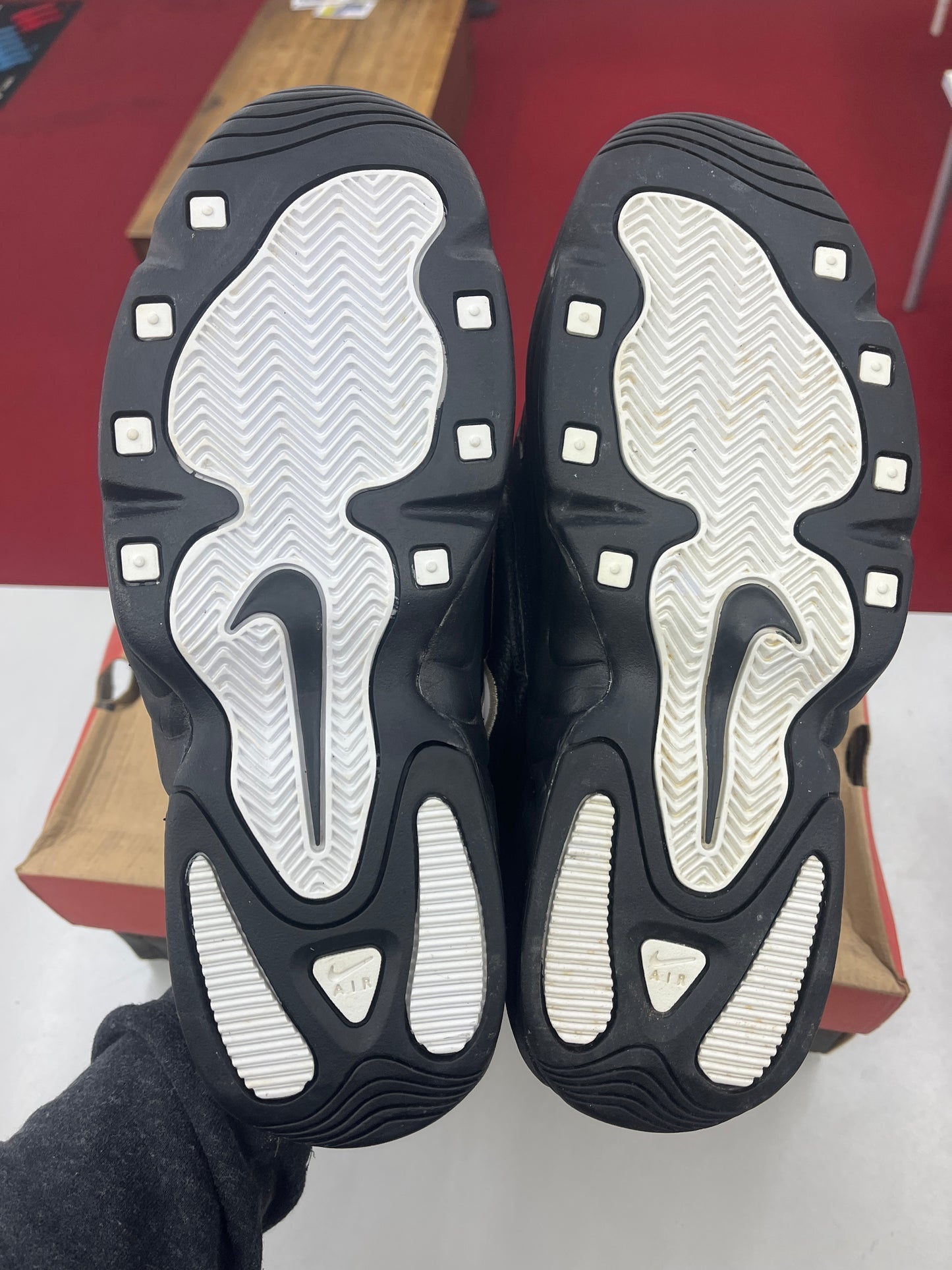 SZ 9 Men. 1997 Nike Air Pure Uptempo.