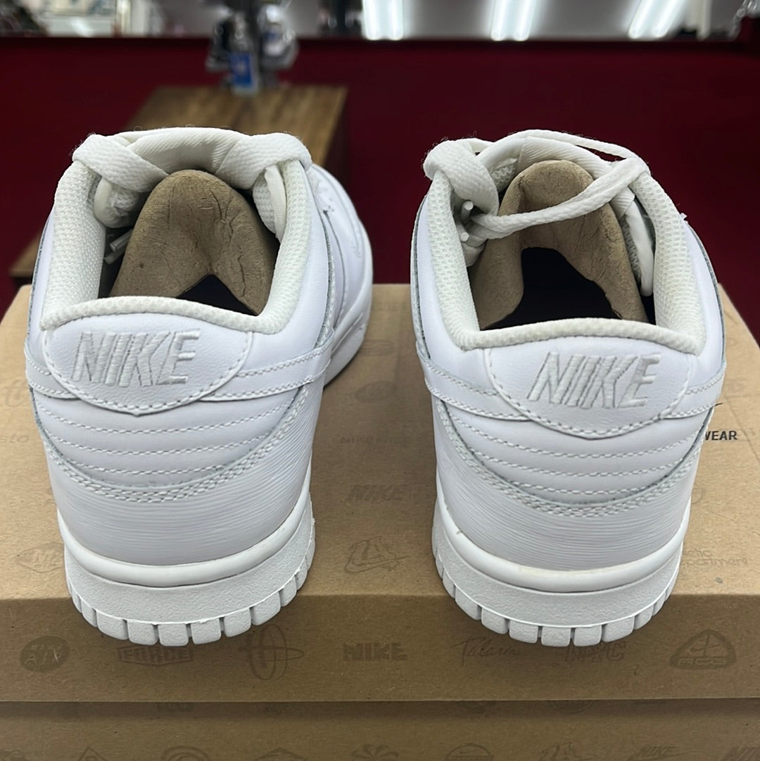 SZ 6 women. 2008 Nike Dunk Low.