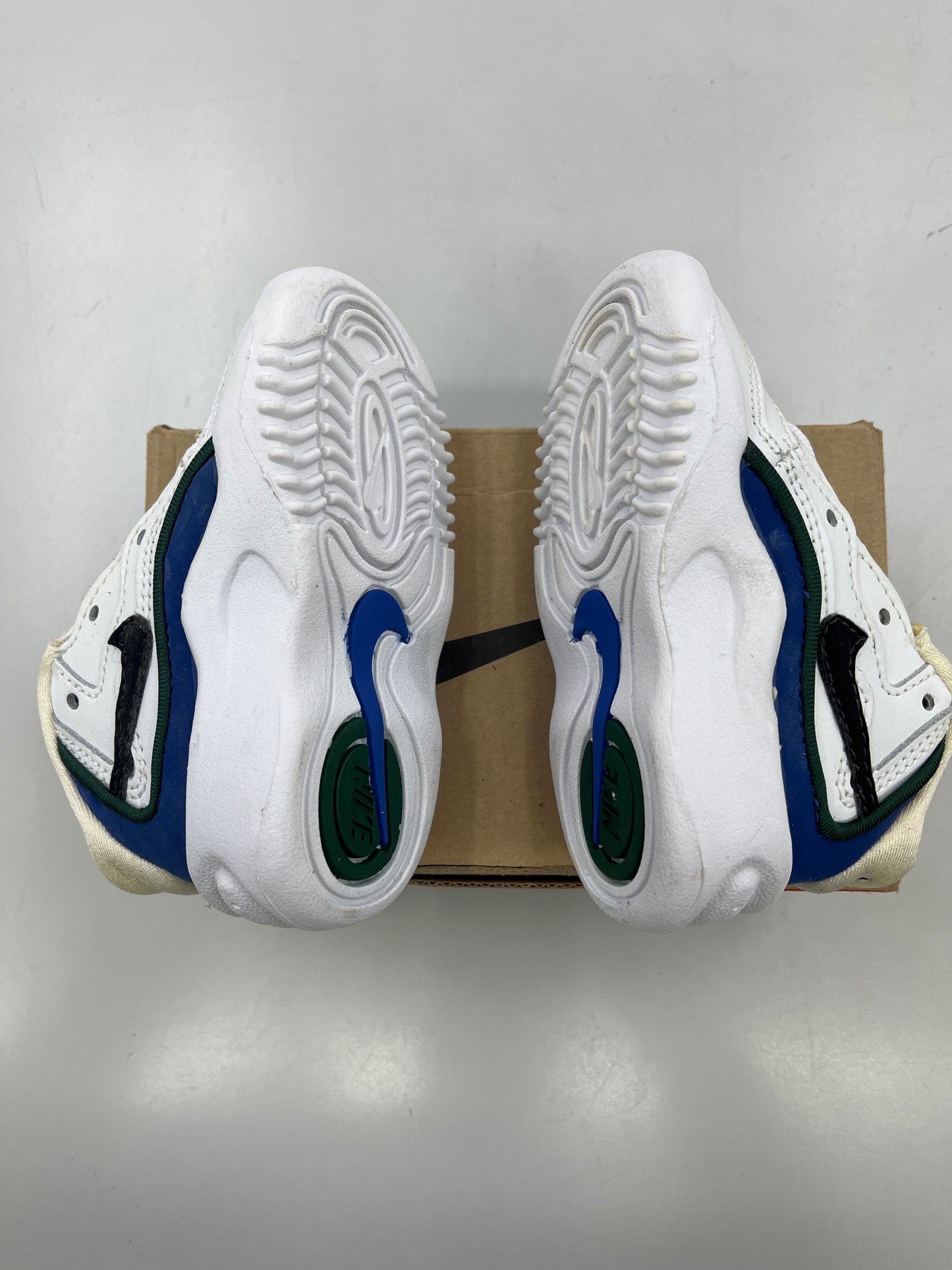 SZ 5C. 1996 Baby Nike Flight.