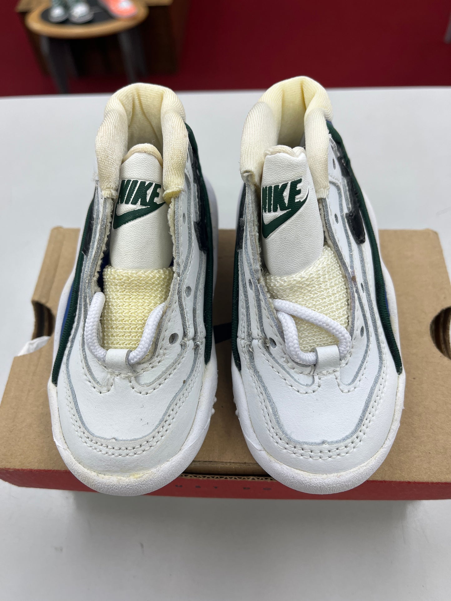 SZ 5C. 1996 Baby Nike Flight.
