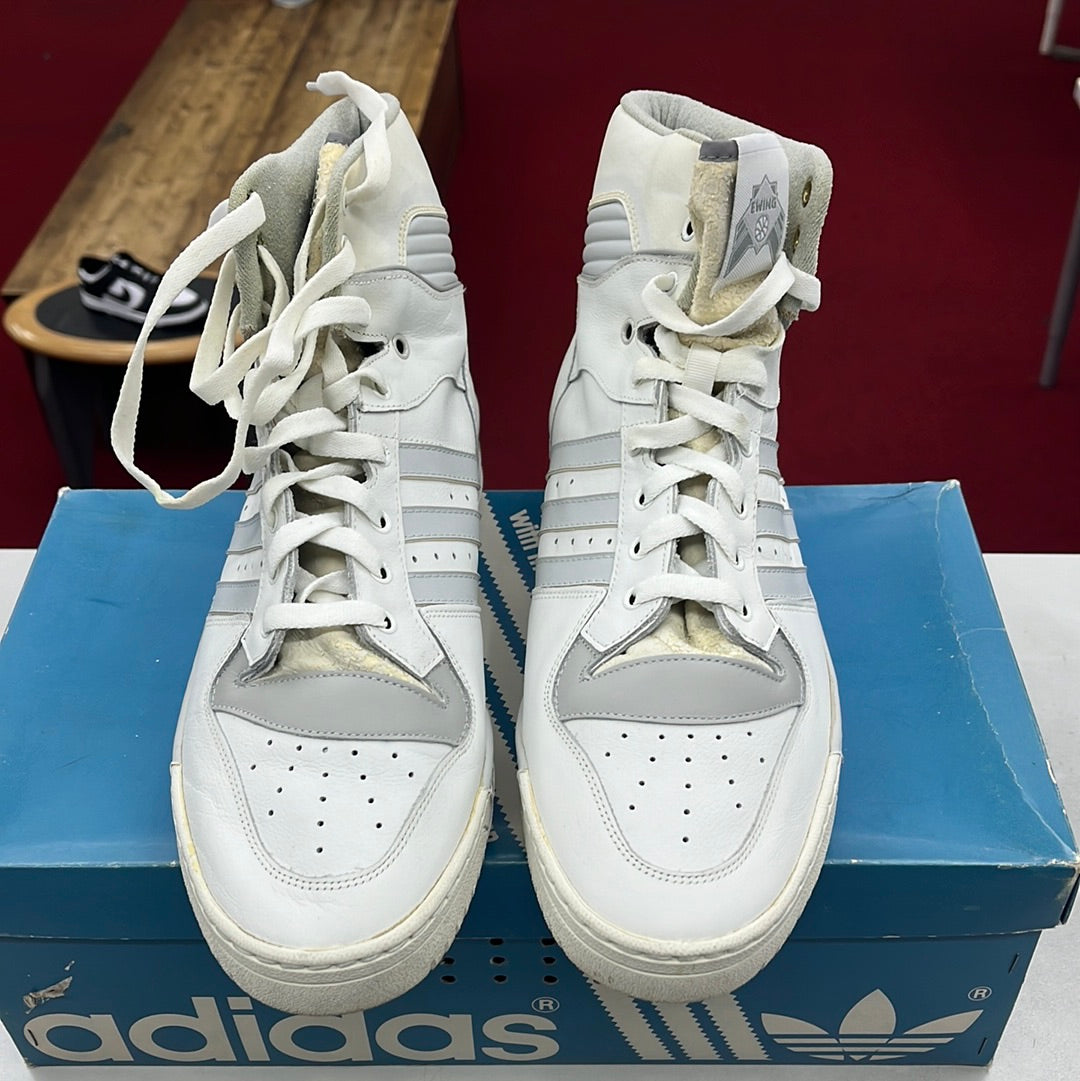 SZ 11 Men. 1986 Adidas Rivalry Patrick Ewing.