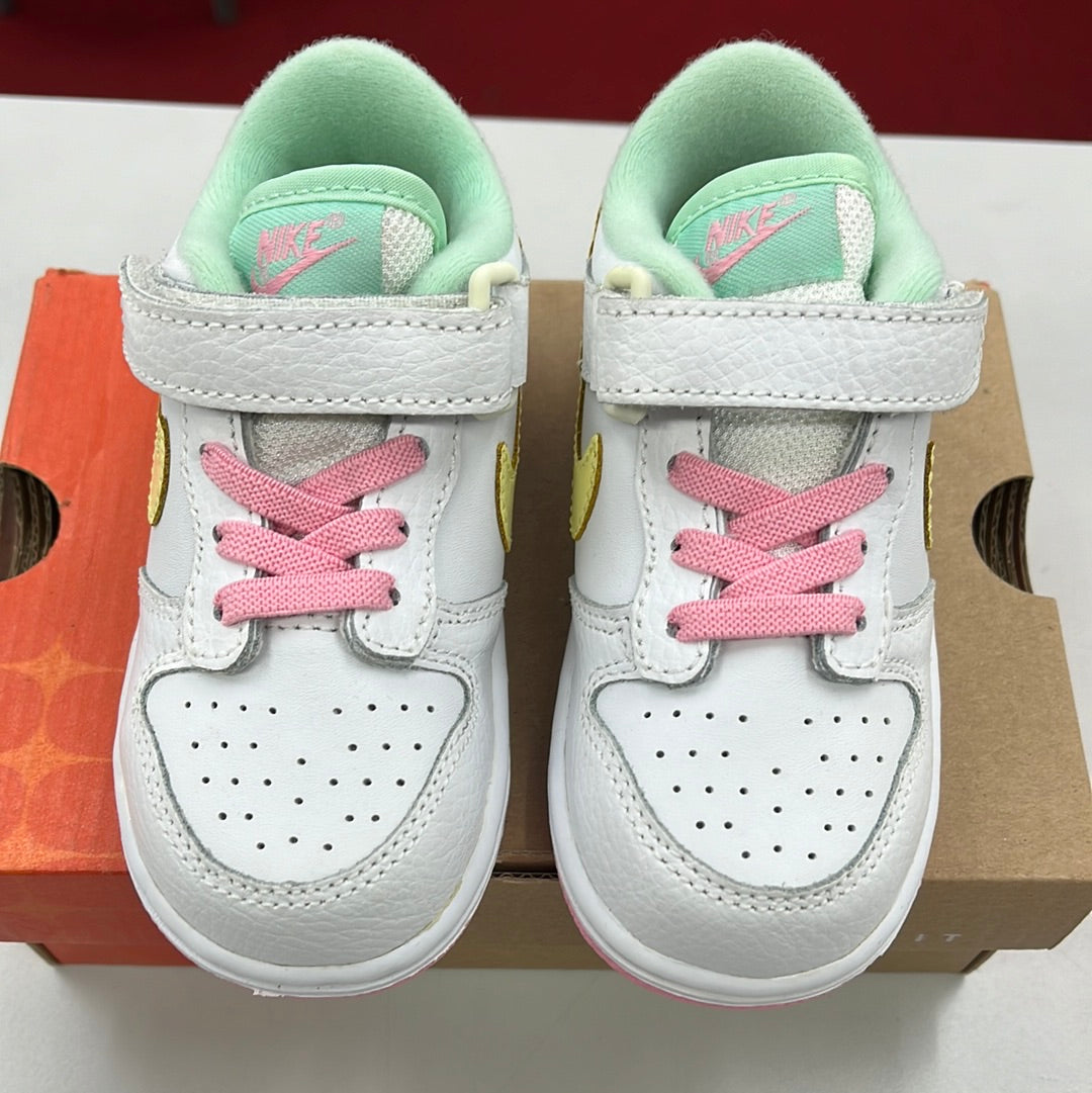 SZ 7C. 2005 Baby Nike Dunk.