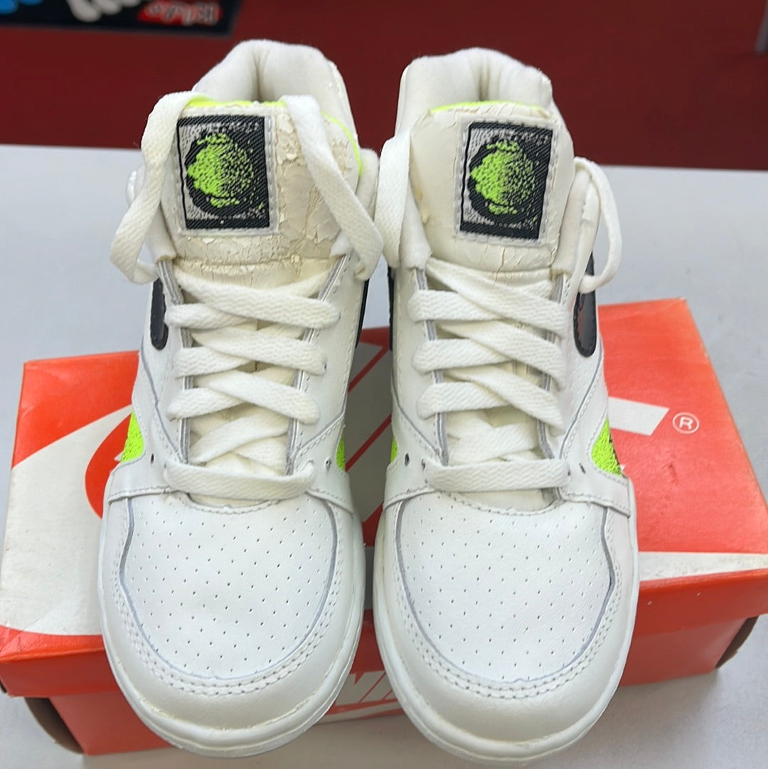 SZ 2.5Y. 1990 Nike Challenge Pro 3/4 Agassi.