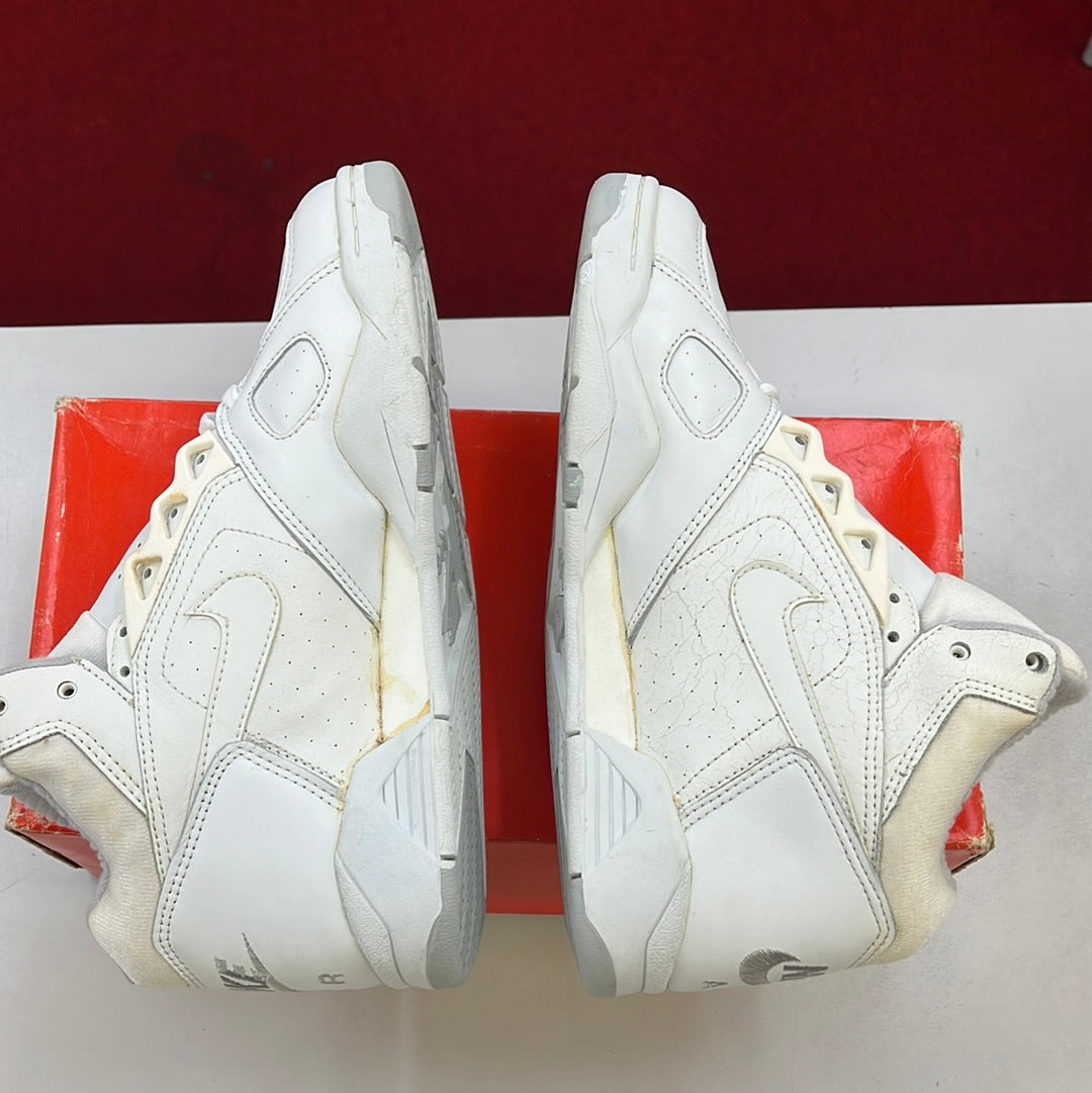 SZ 9 men. 1990 Nike Air Sabre Flight.