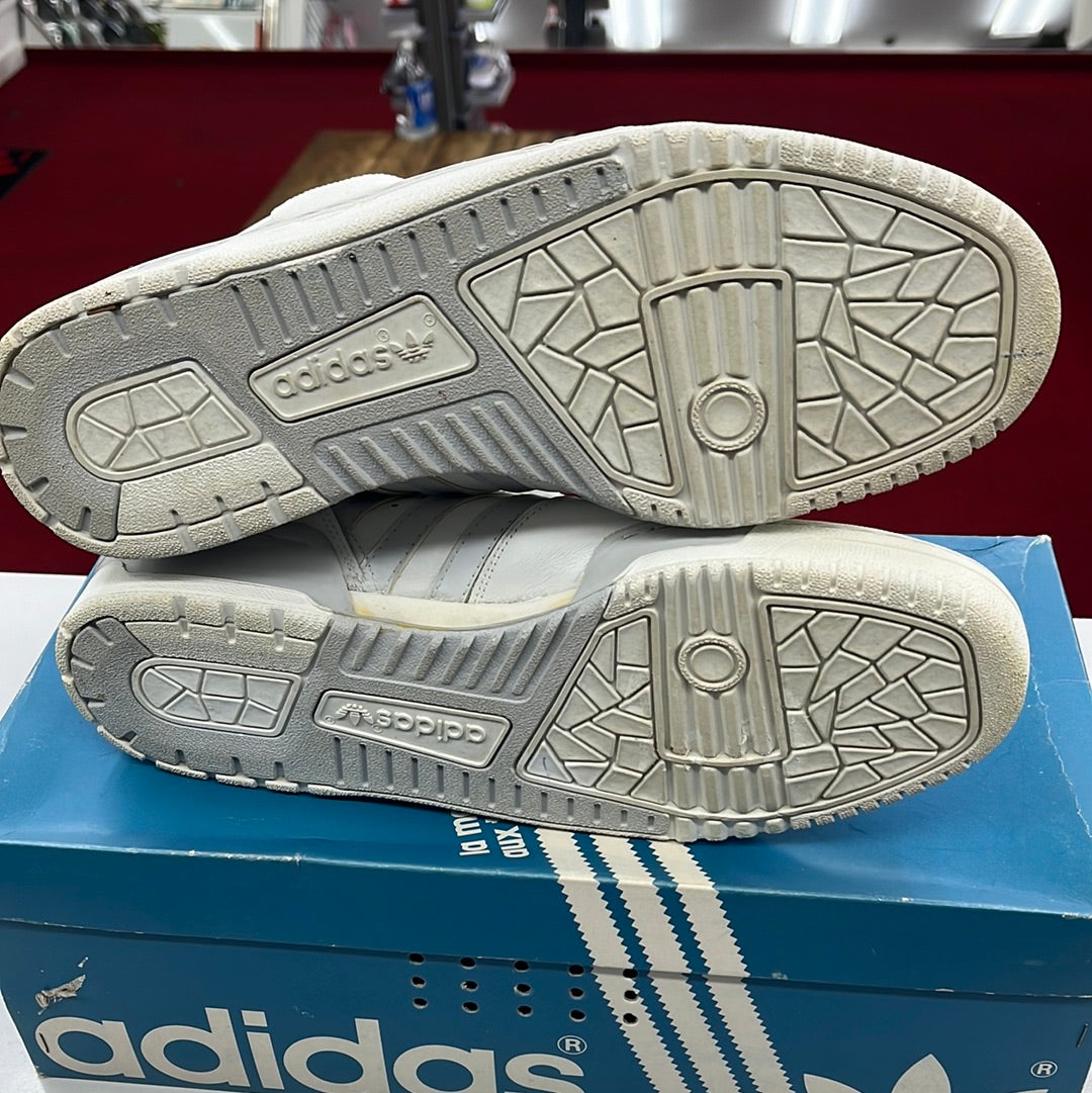 SZ 11 Men. 1986 Adidas Rivalry Patrick Ewing.