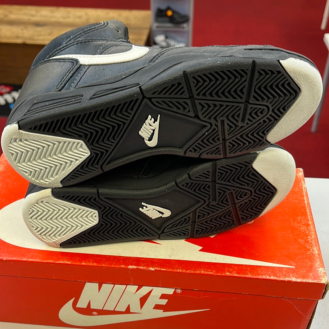 SZ 3Y. 1991 Nike Sabre Flight.