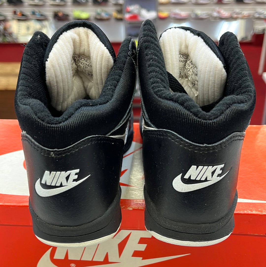 SZ 3Y. 1991 Nike Sabre Flight.