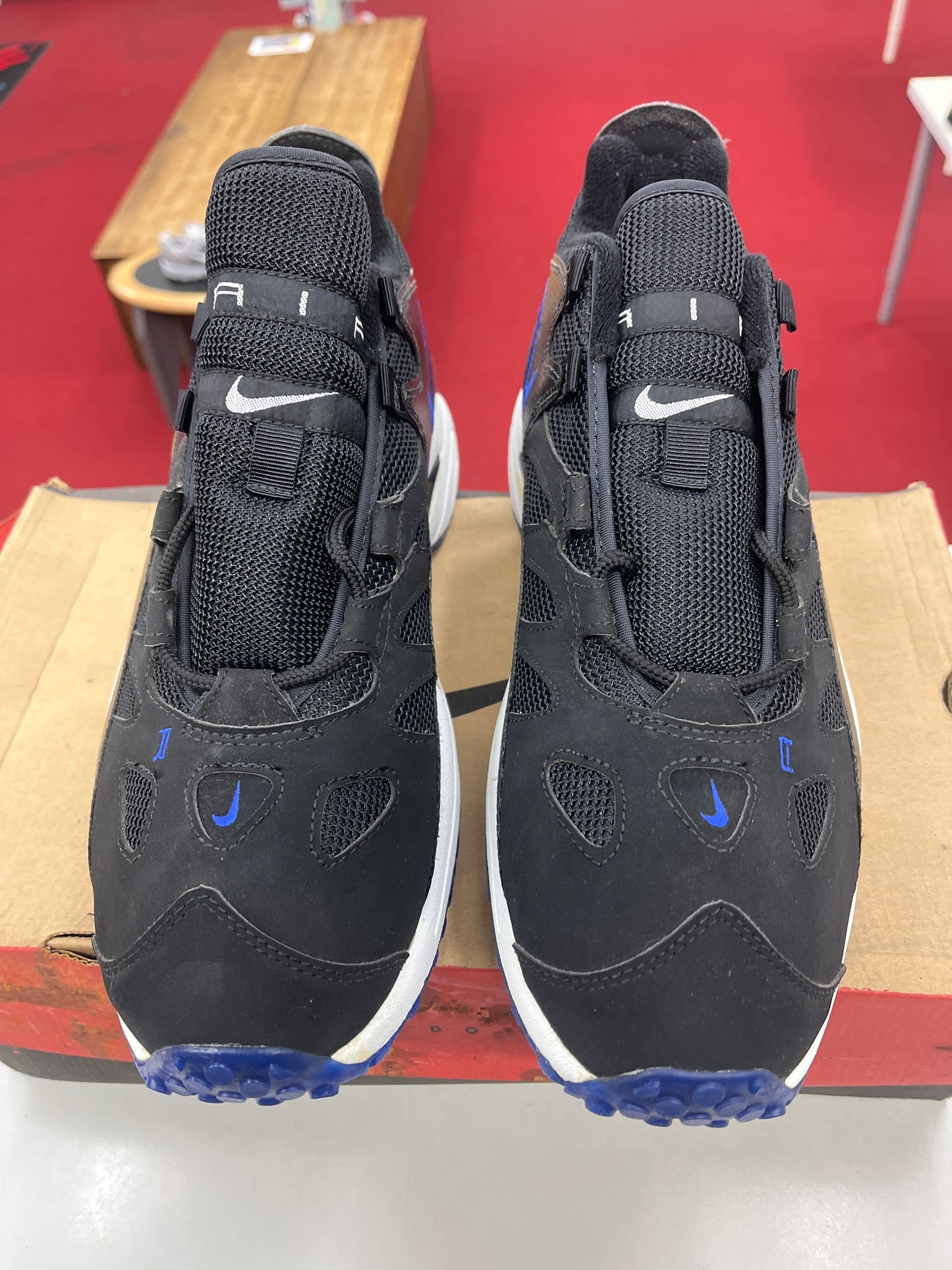 SZ 12 Men. 1996 Nike Air Turf Raider Low Royal.