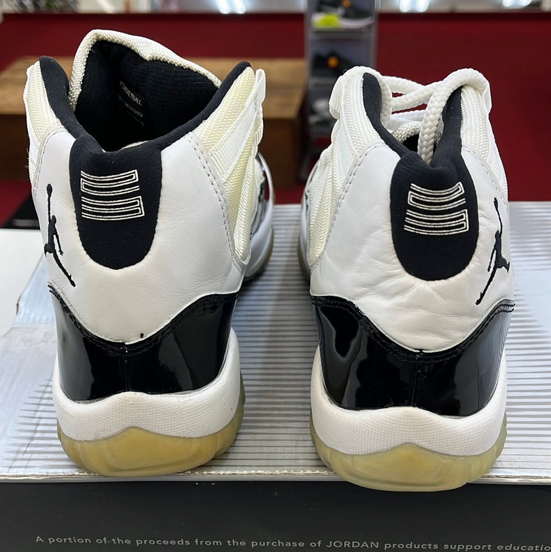 SZ 7 Men. 2000 Jordan XI Concord.