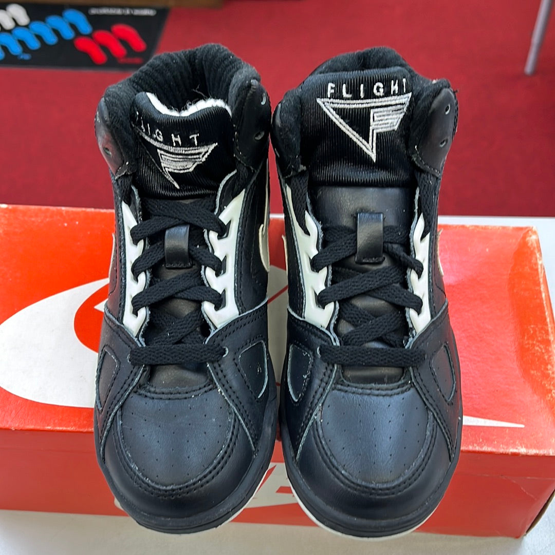 SZ 3Y. 1991 Nike Sabre Flight.