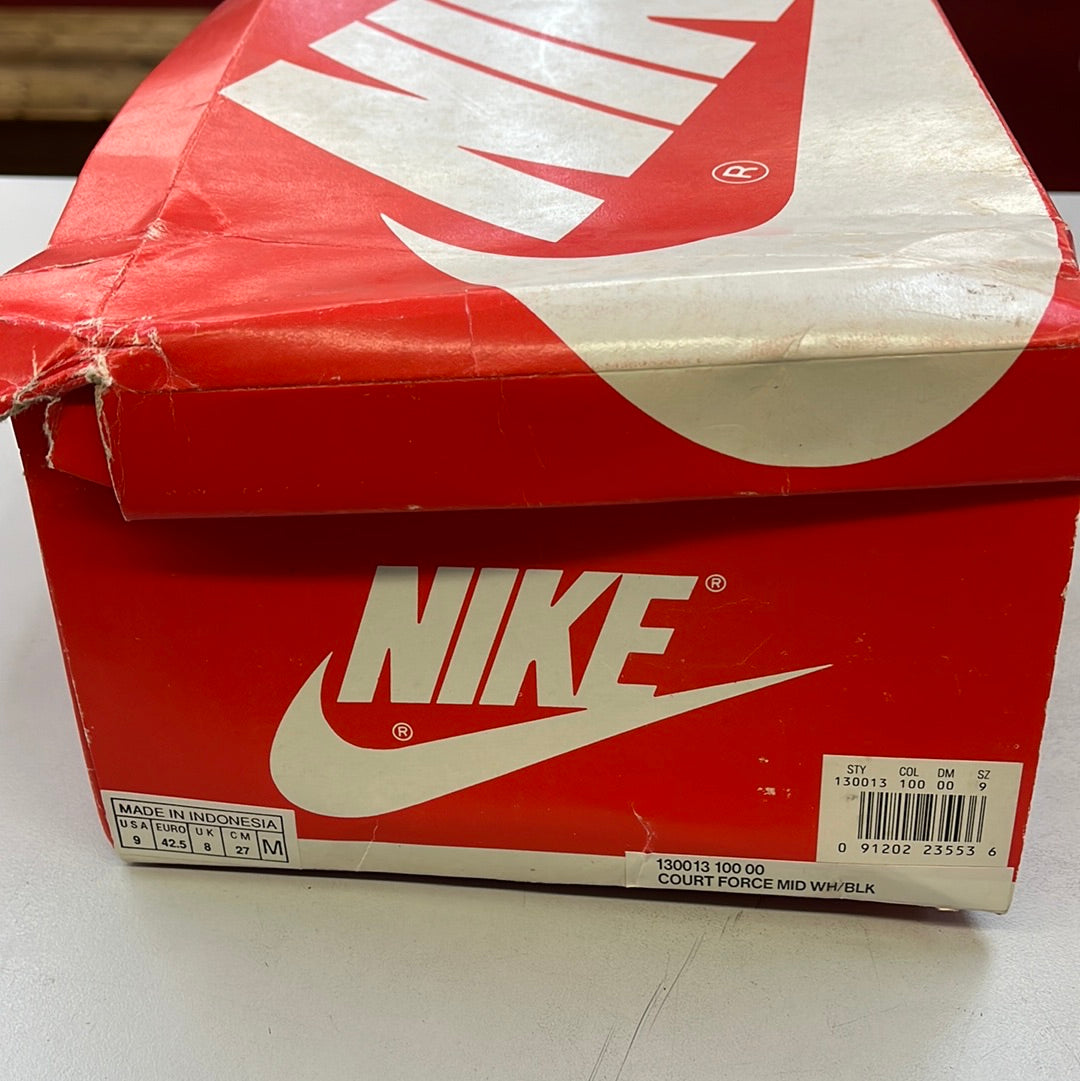 SZ 9 Men. 1992 Nike Court Force Mid.