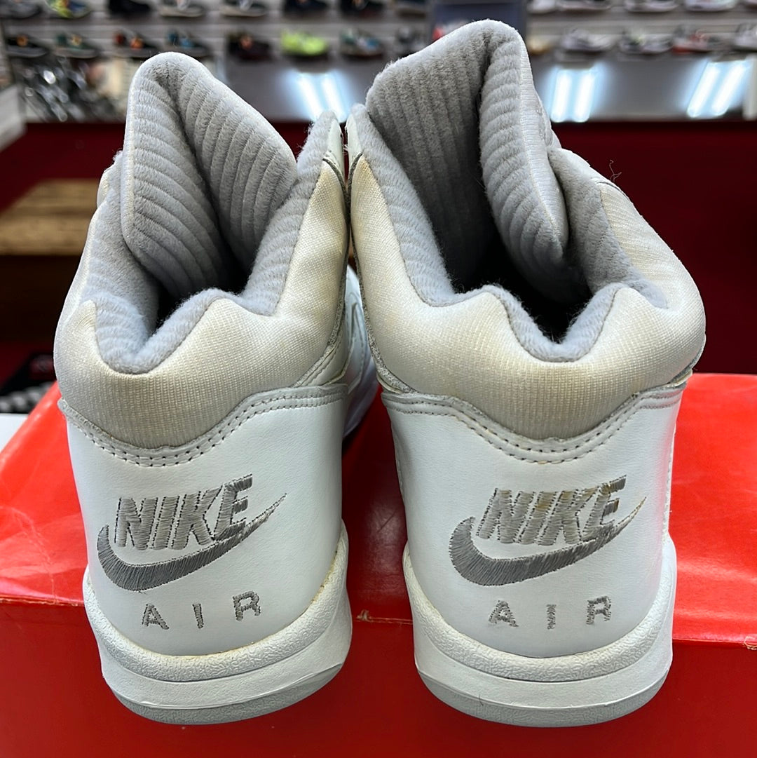 SZ 9 men. 1990 Nike Air Sabre Flight.