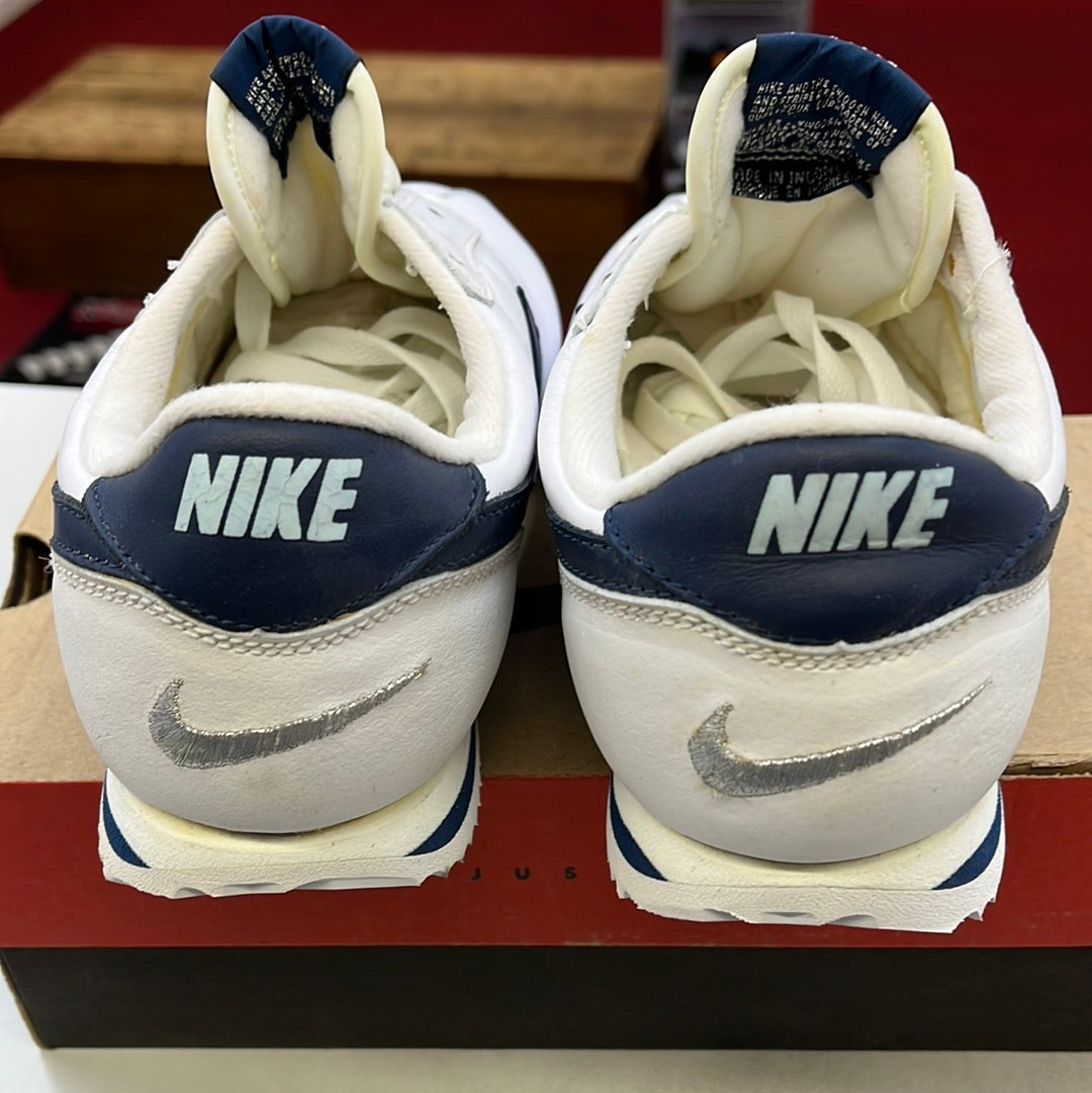 SZ 7.5 Men. 1996 Nike Leather Cortez.