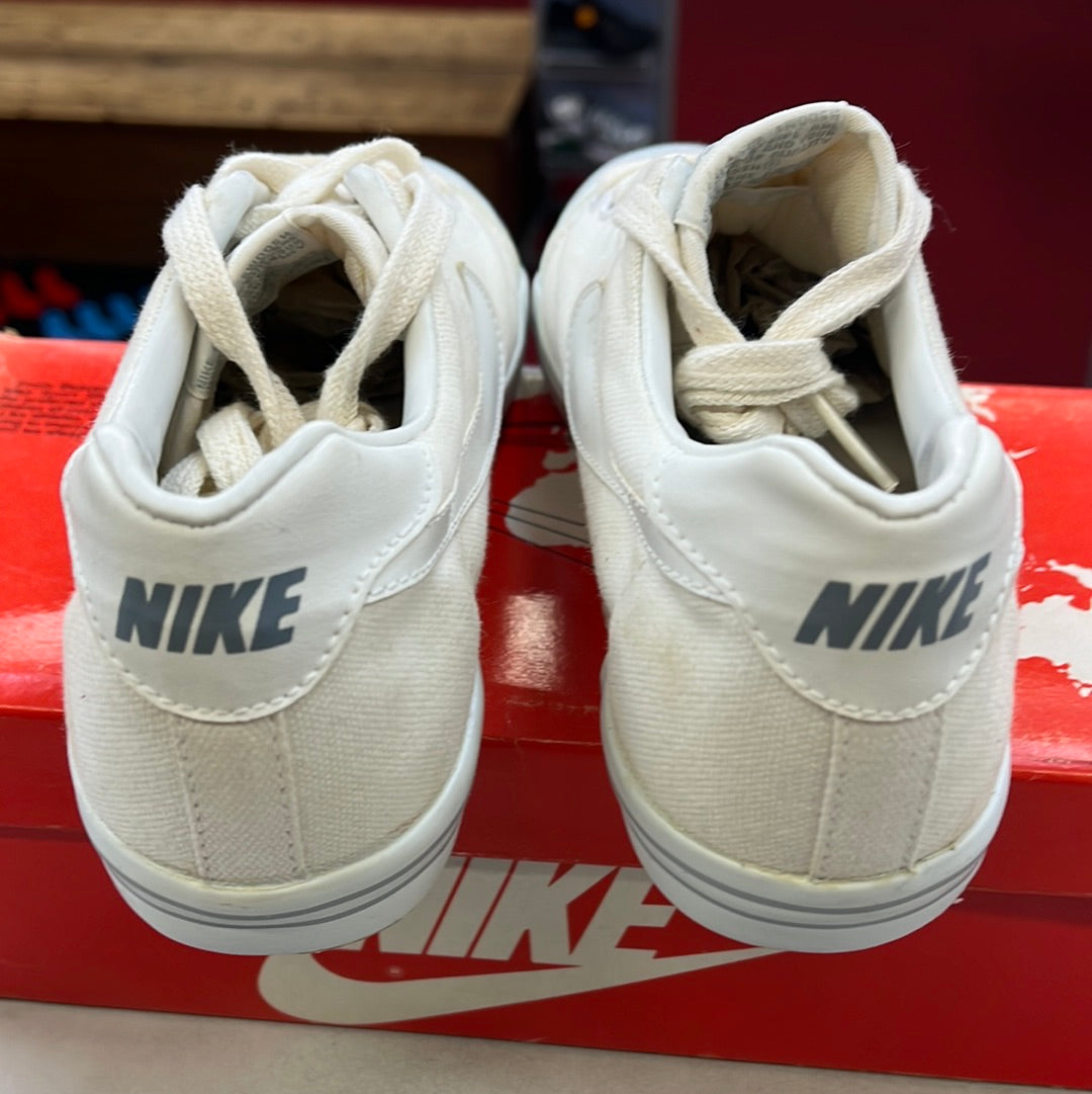 SZ 3.5Y. 1985 Nike Rebound Kids.