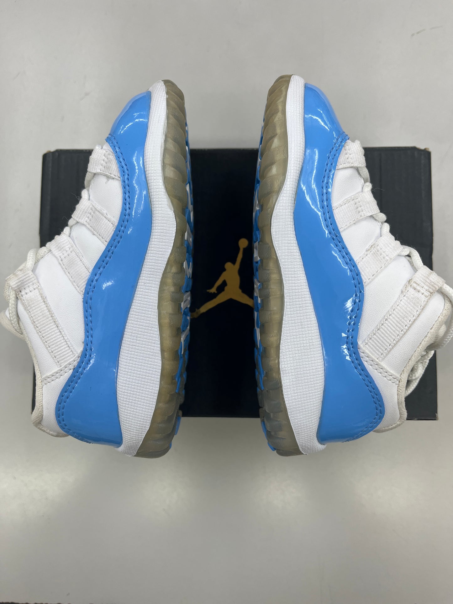 SZ 8C. Used 2016 Jordan 11 Retro Univ Blue.