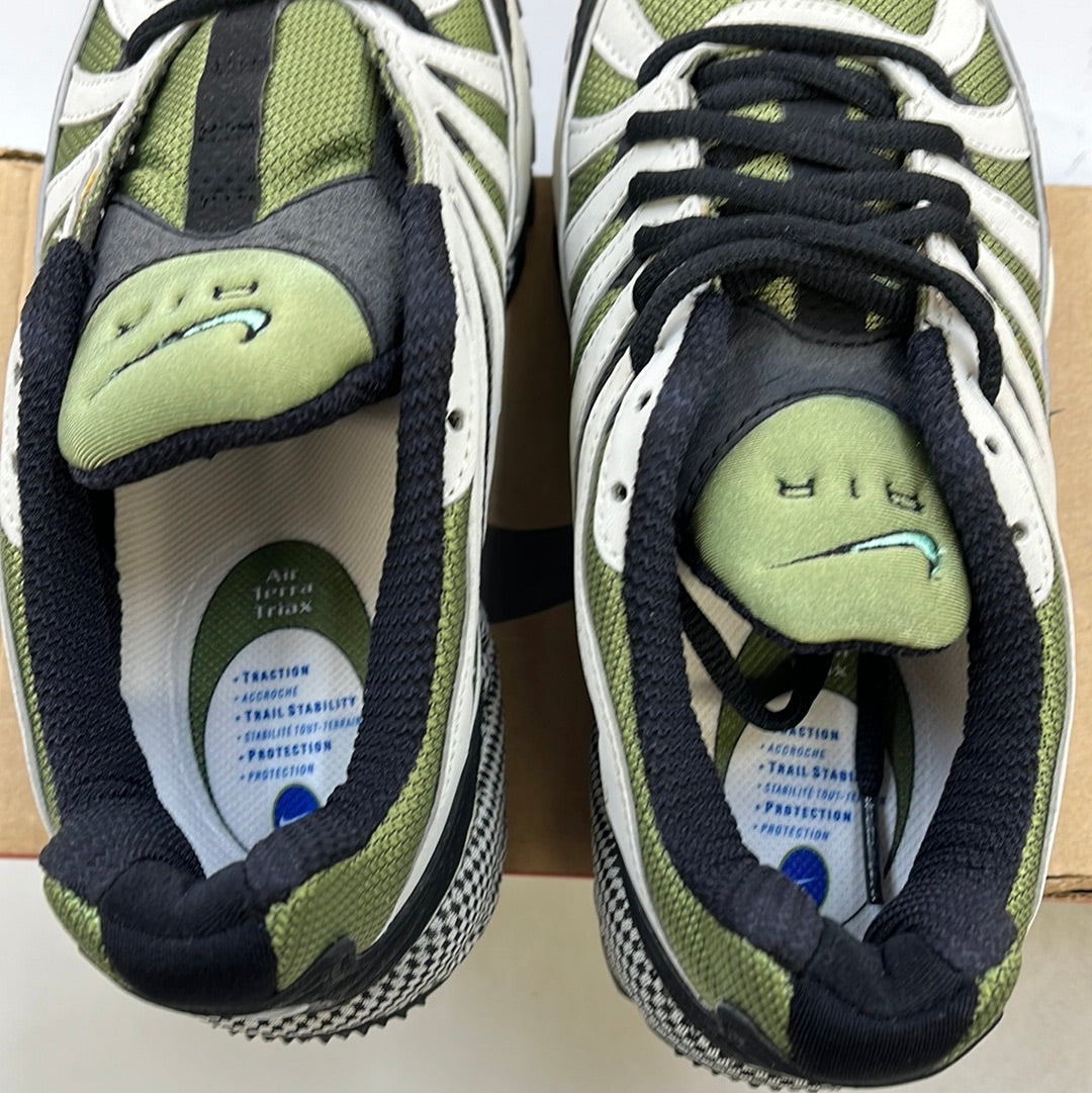 SZ 7 Women. 1998 Nike Air Terra Triax.