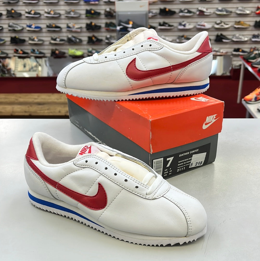 SZ 7 Men. 1995 Nike Leather Cortez.