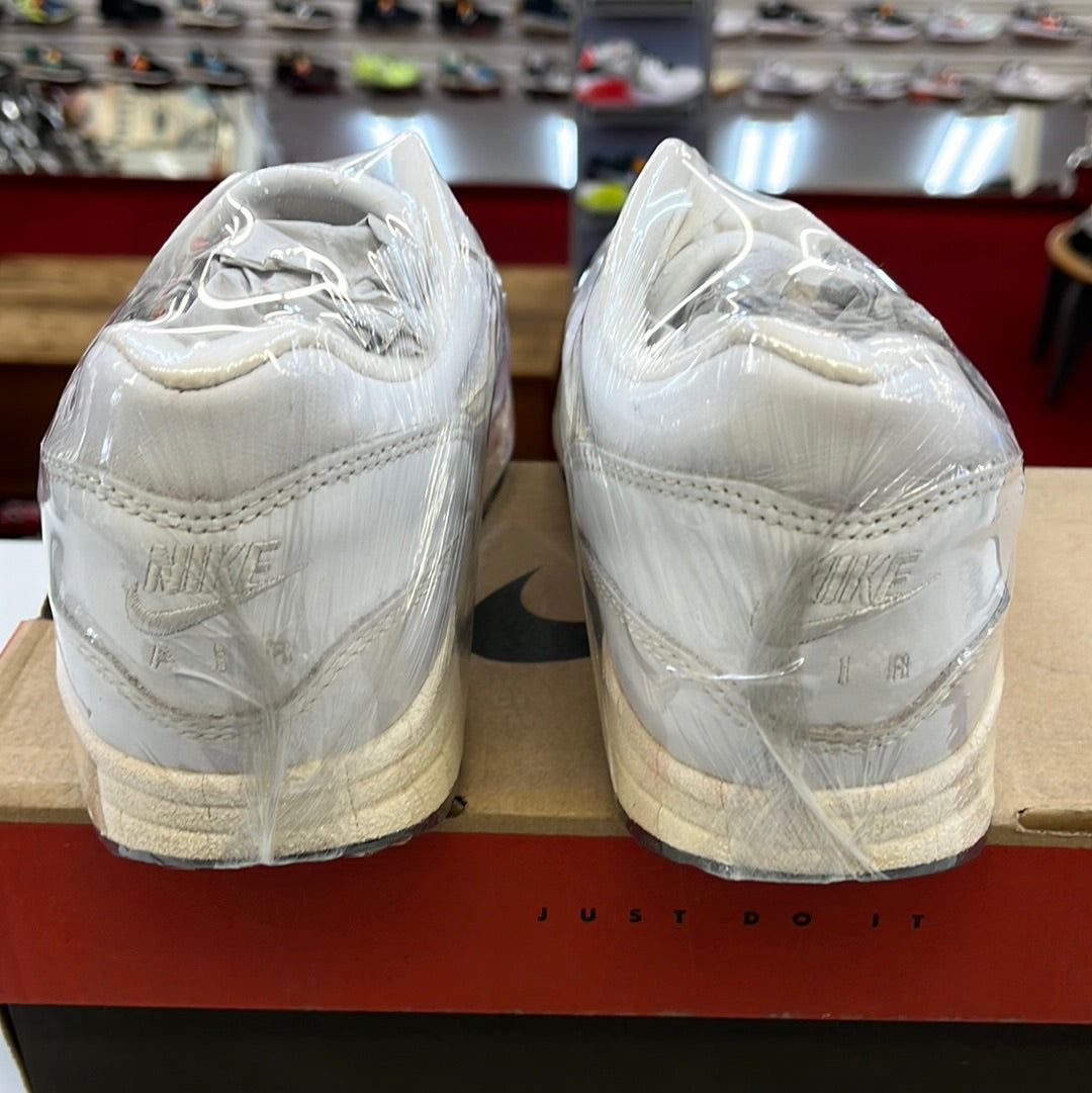 SZ 11 Men. 1996 Nike Air Max 1 Leather SC.