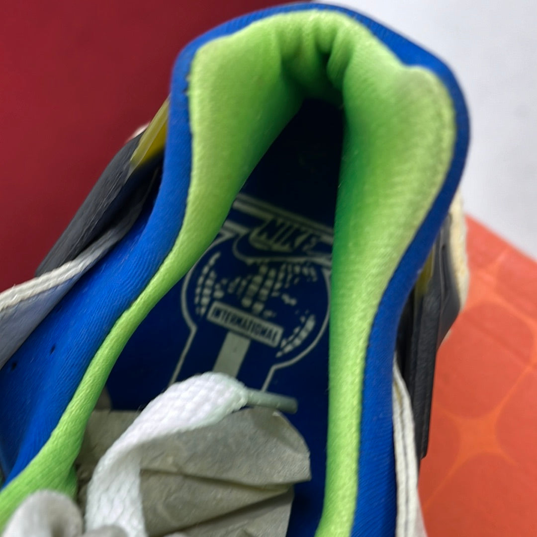 SZ 10 Men. 1999 Nike Air Huarache LE Scream Green.