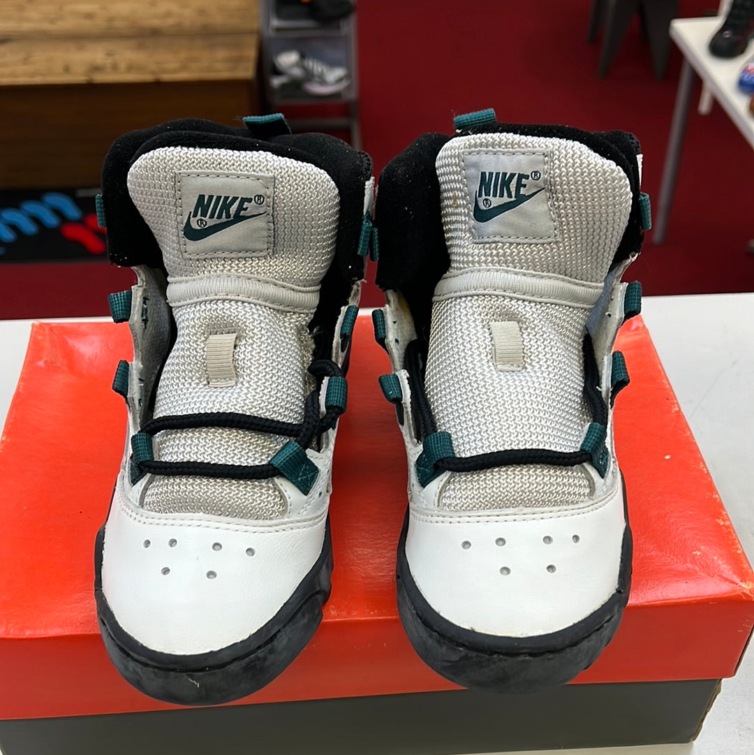 SZ 1Y. 1993 Nike Kid Darwin Rodman.