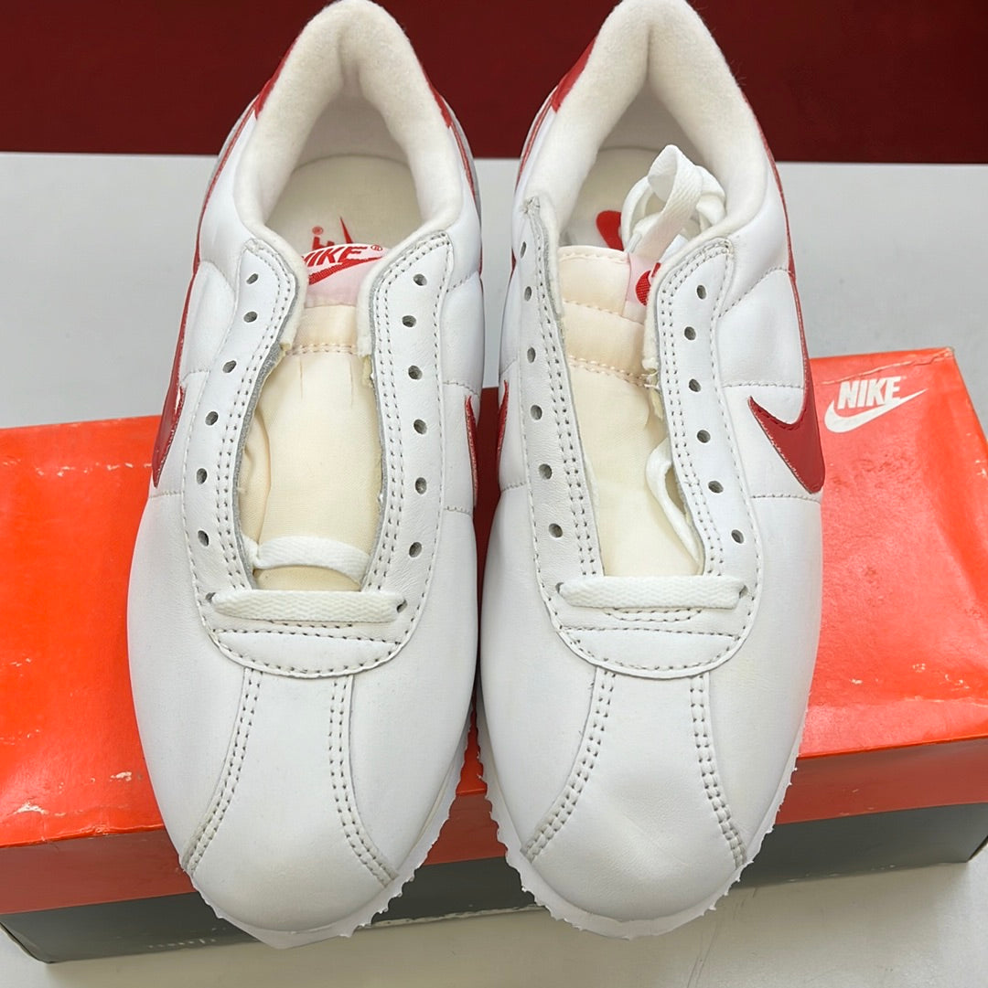 SZ 7 Men. 1995 Nike Leather Cortez.