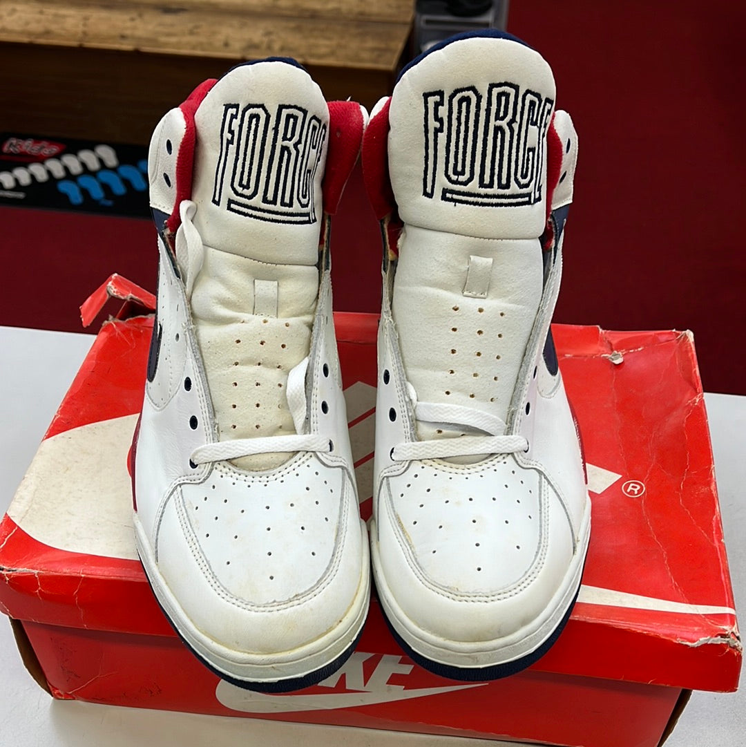 SZ 13 Men. 1991 Nike Court Force Mid.