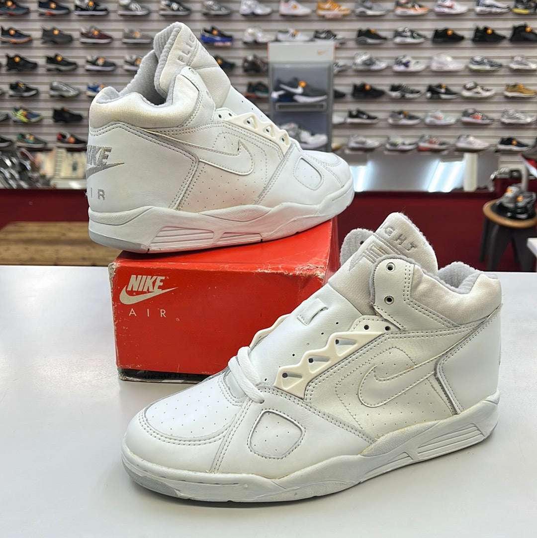 SZ 9 men. 1990 Nike Air Sabre Flight.