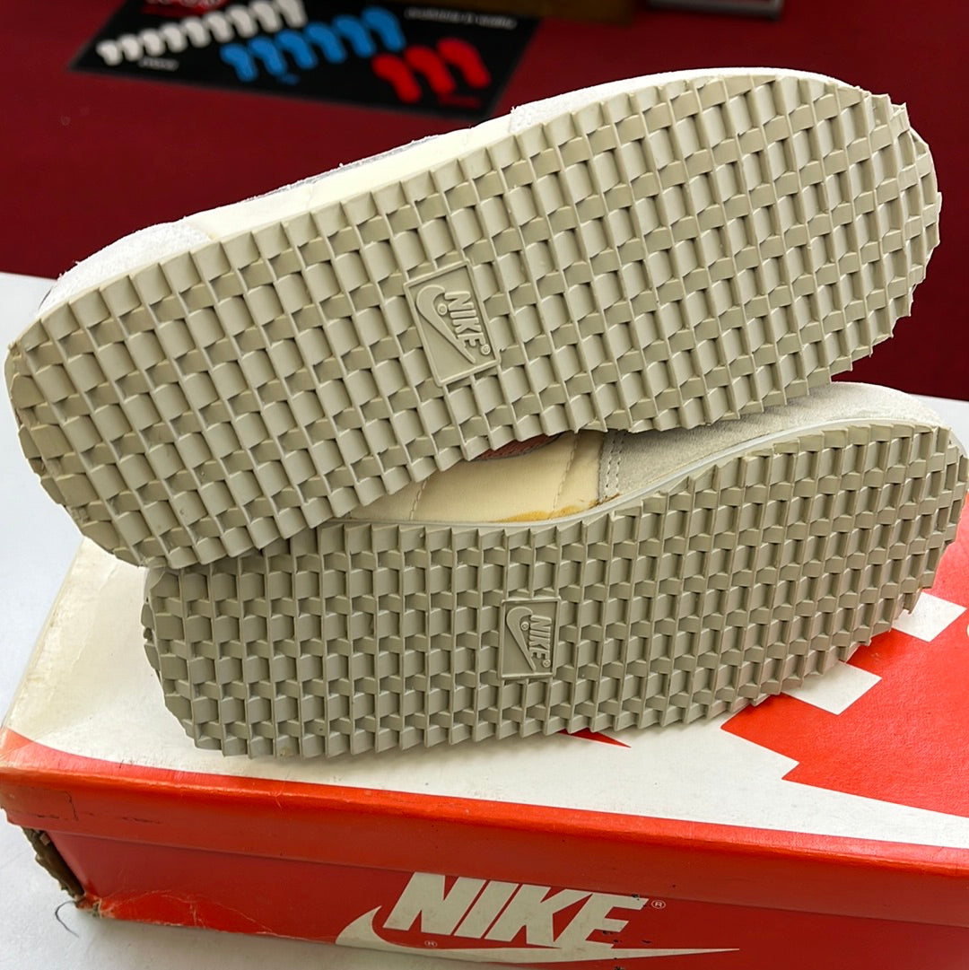 SZ 3.5Y. 1984 Nike Dyno.