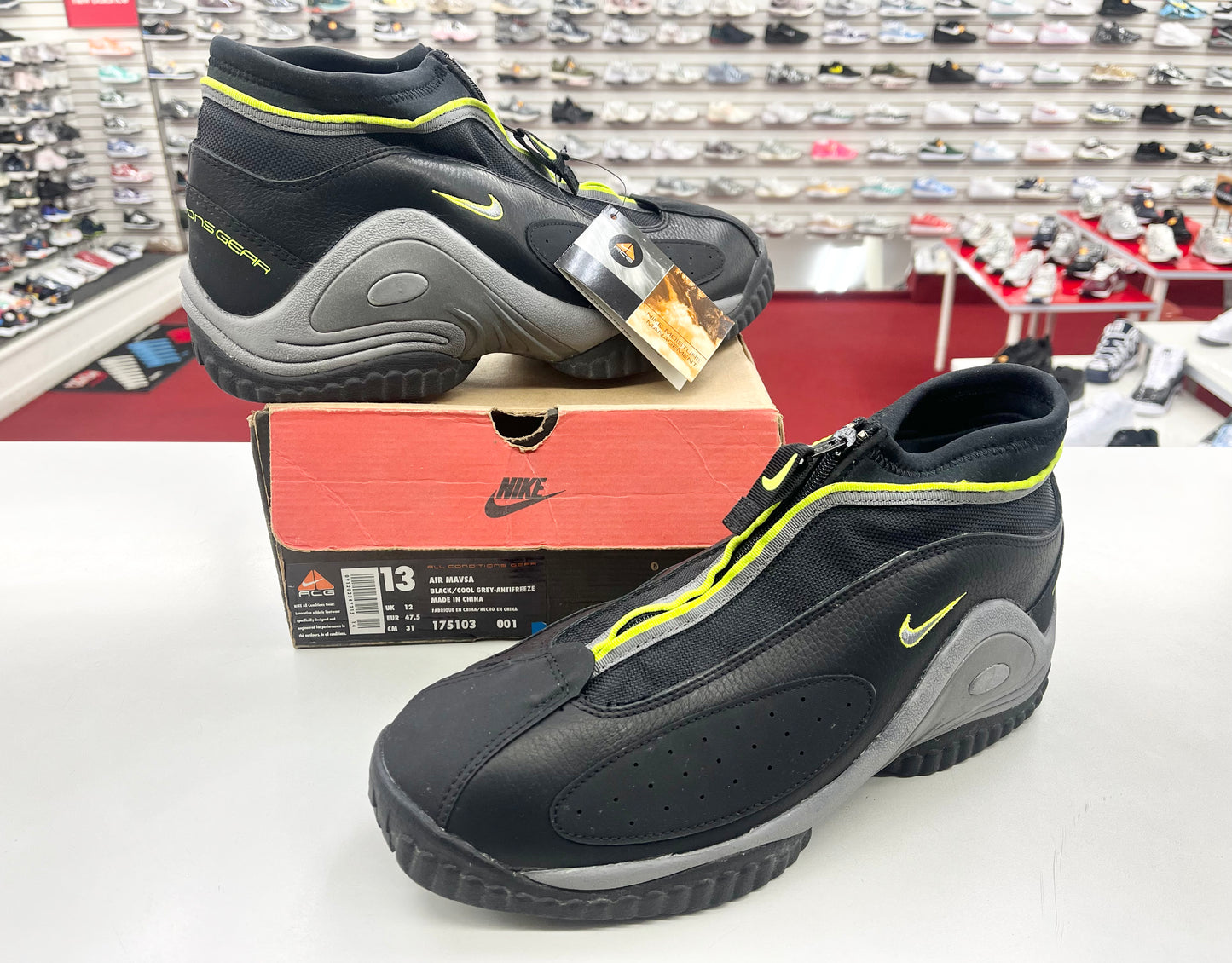 SZ 13 Men. 1997 Nike Air Mavsa ACG.
