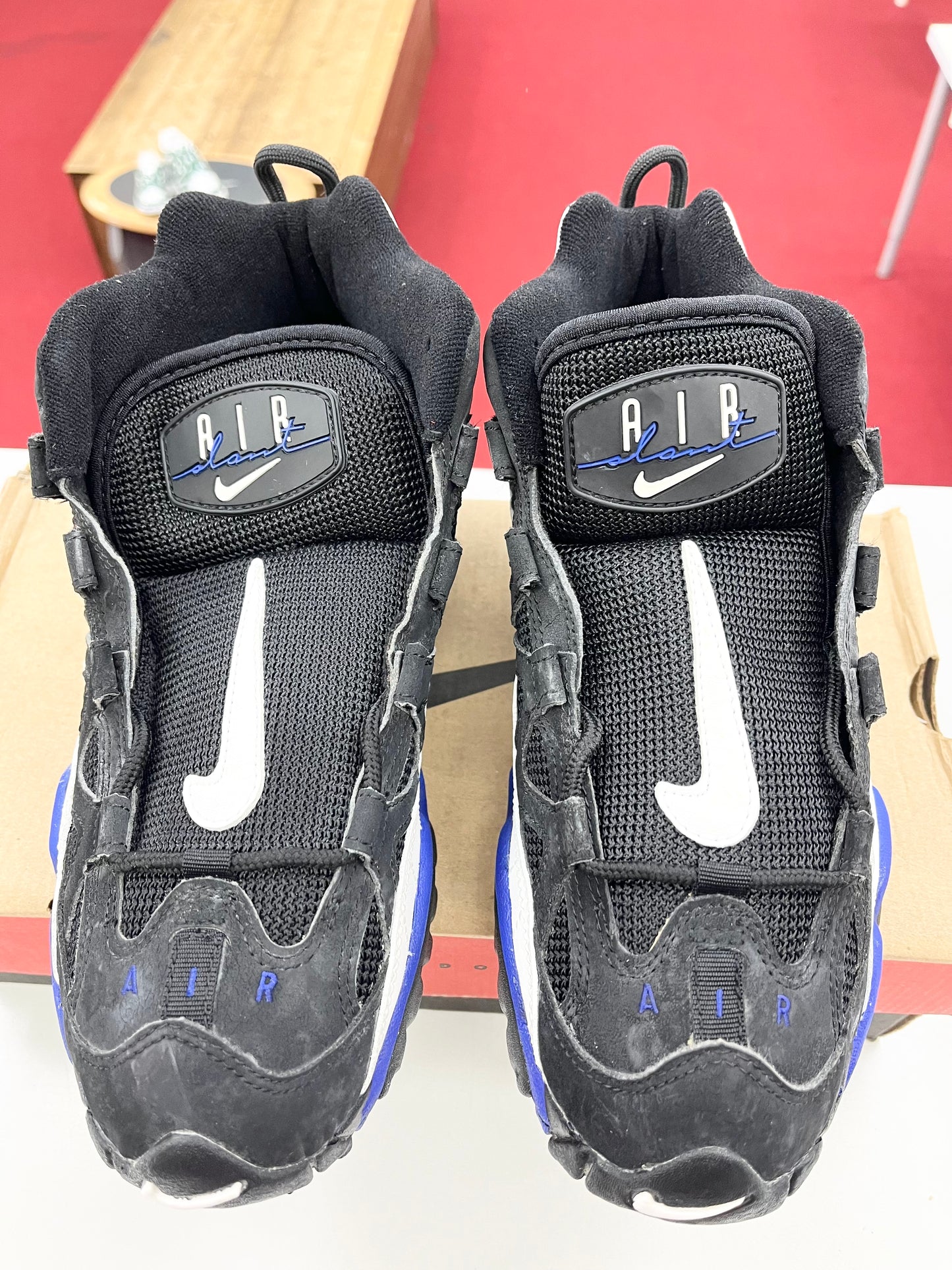 SZ 8.5 Men. 1996 Nike Air Slant Mid.