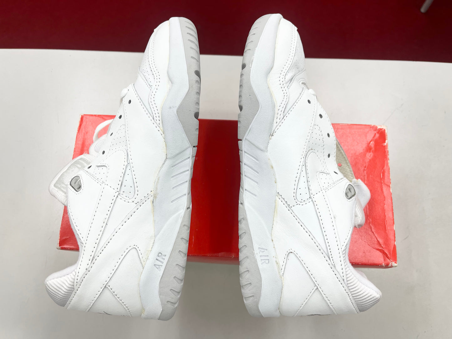 SZ 9 Men. 1991 Nike Air Tour Challenge.
